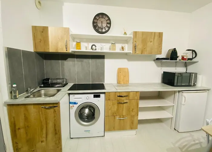 Quai 86 - Studio, Clim Mobile, Parking, Proche Gare & Centre Apartmán *